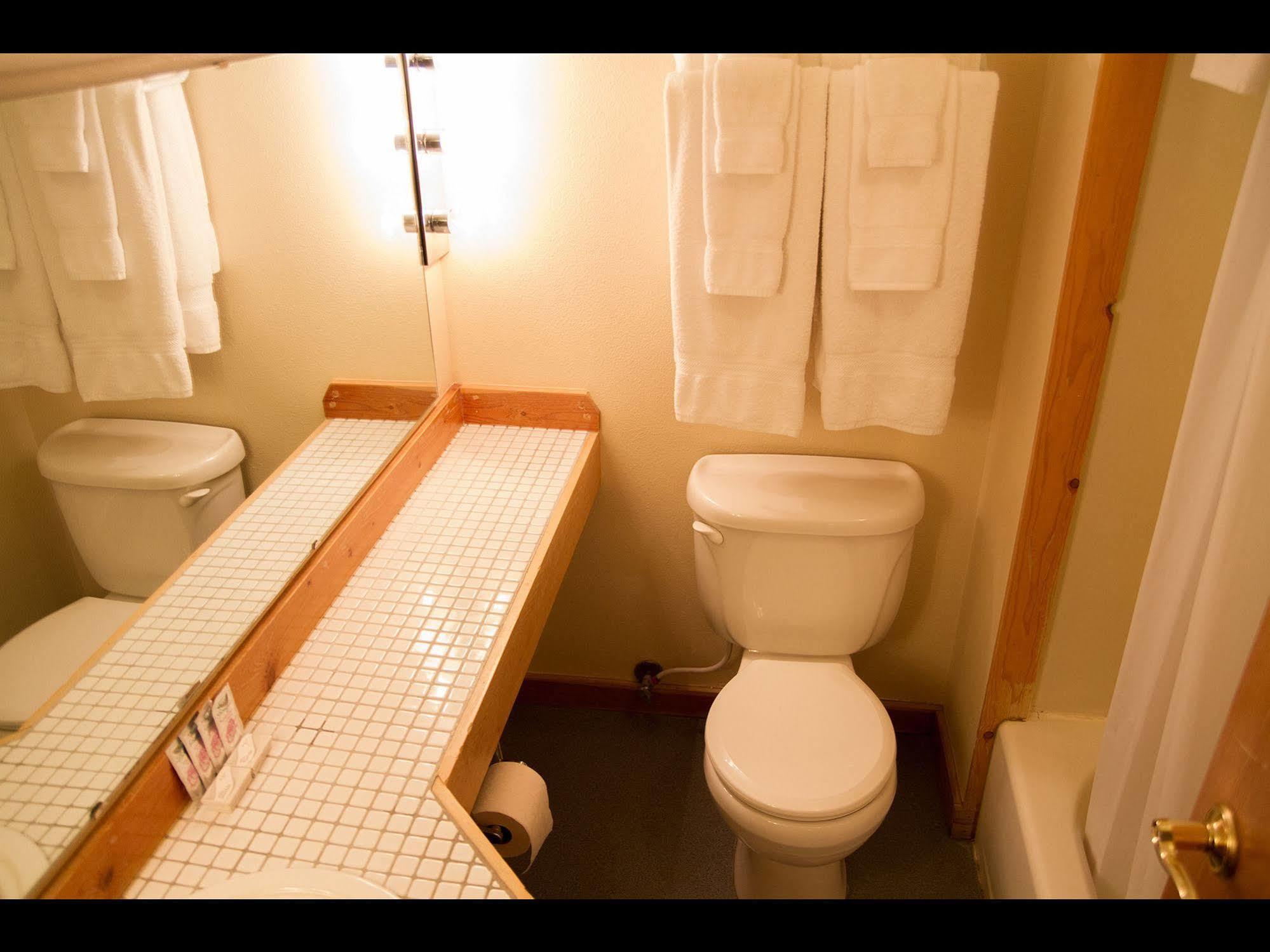 Whittaker'S Motel & Historic Bunkhouse แอชฟอร์ด ภายนอก รูปภาพ